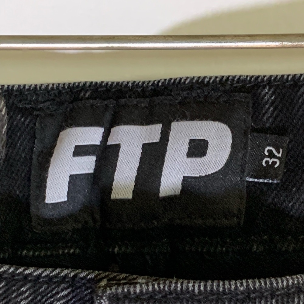 ❌SOLD❌ FTP x thrasher all over logo jeans - Picture 5 of 11